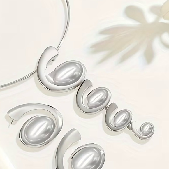 2 pc Silver Geometric Jewelry Set - Picture 5 of 5